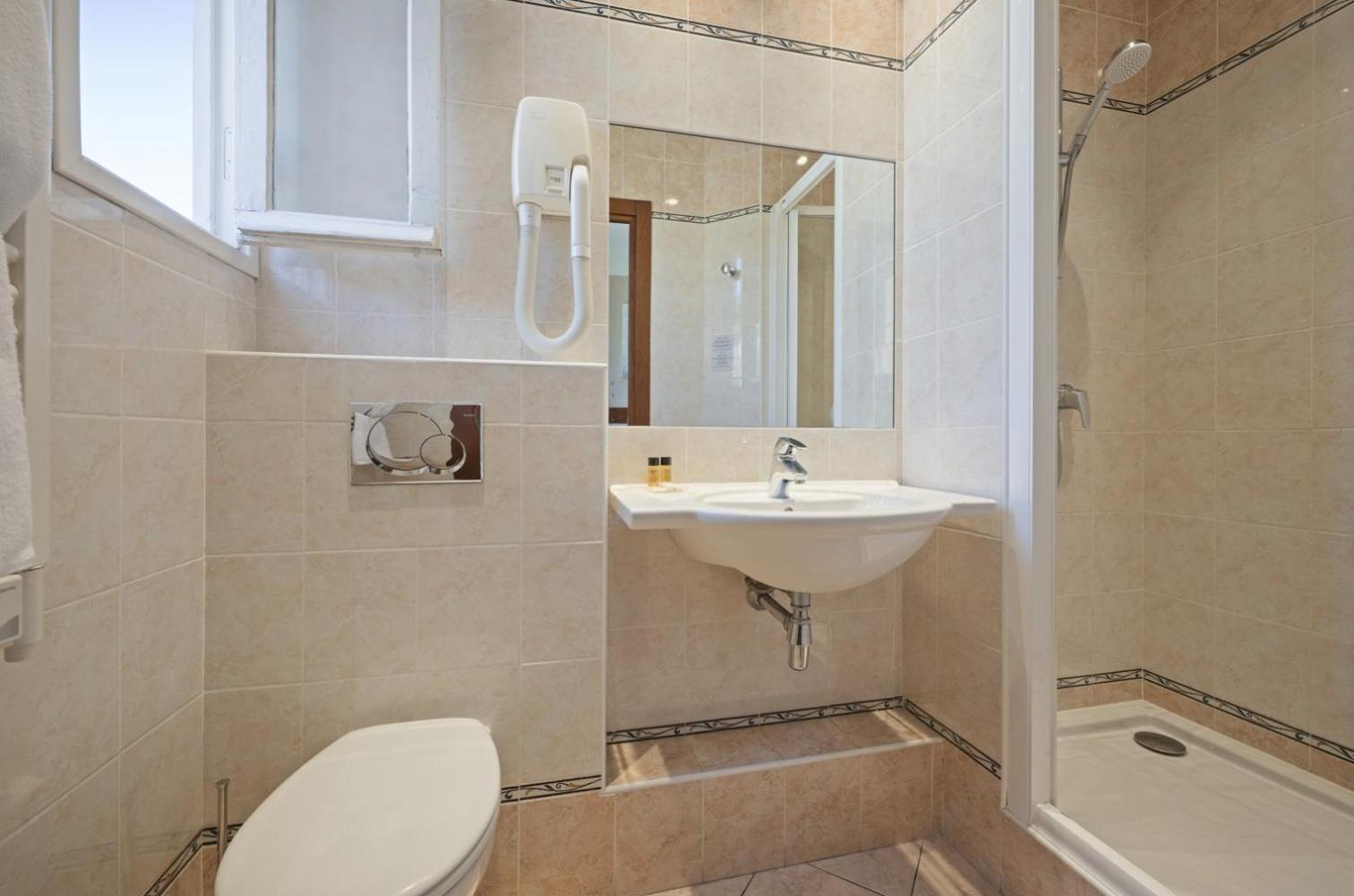 De La Darse Hotel 2*